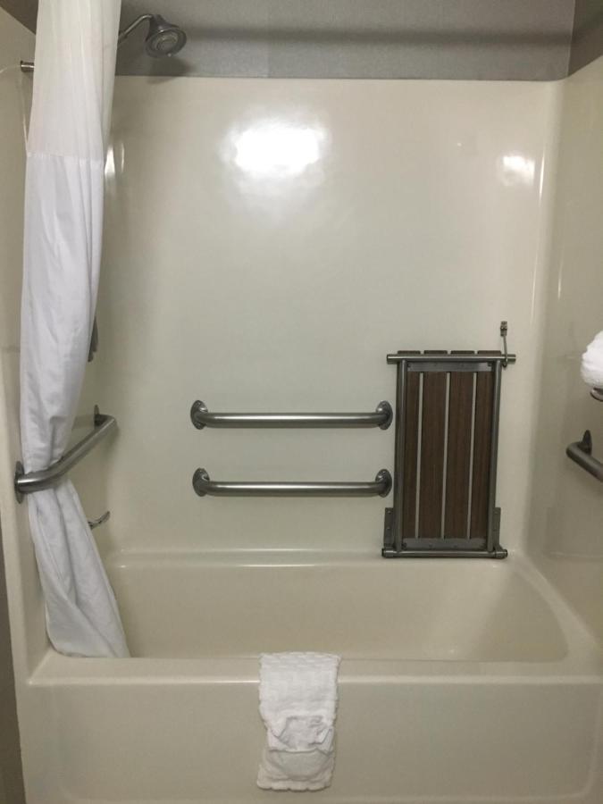 Best Western Wichita Northeast Buitenkant foto